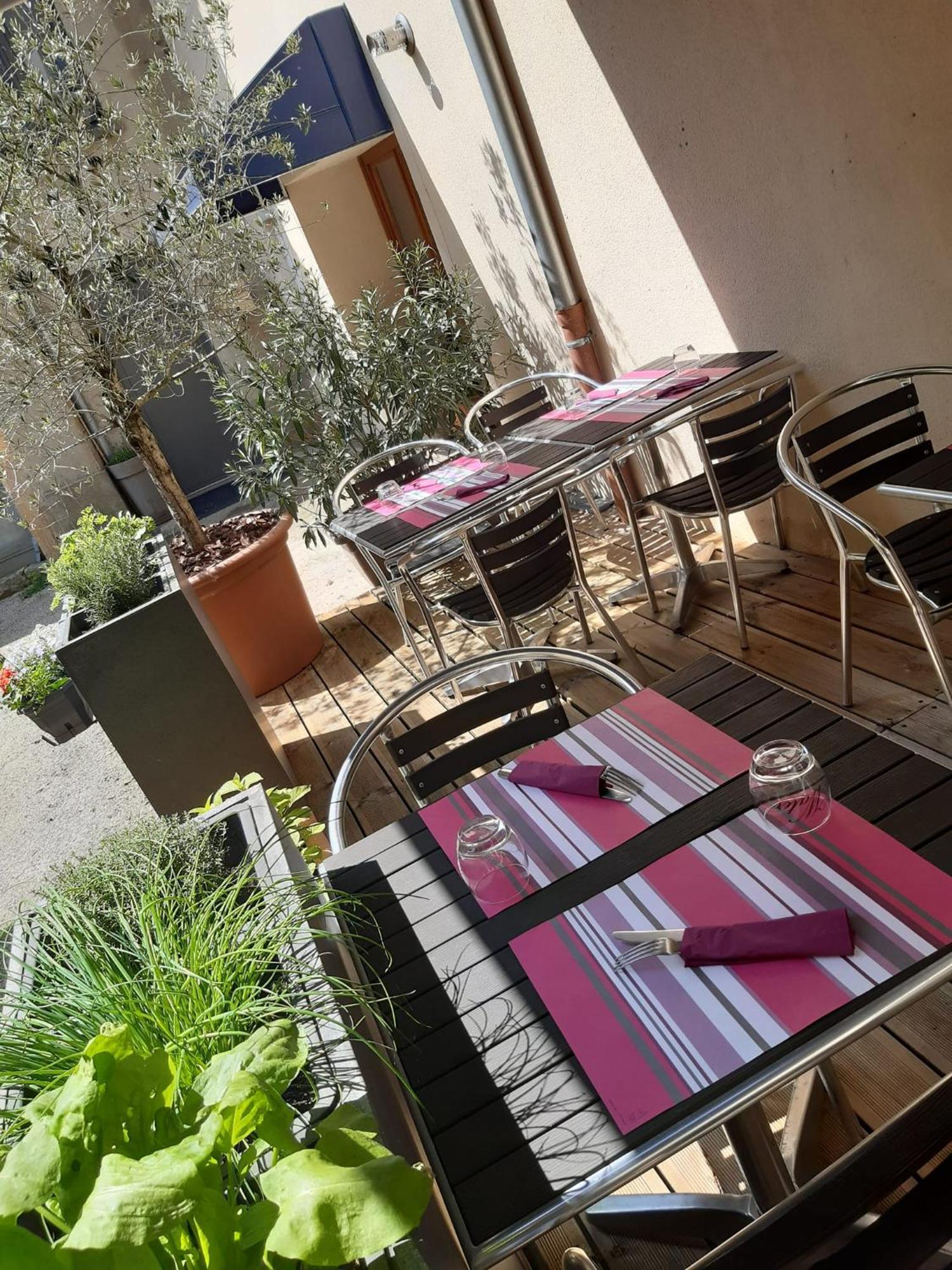 Hotel Restaurant Le Saint Augustin Luaran gambar